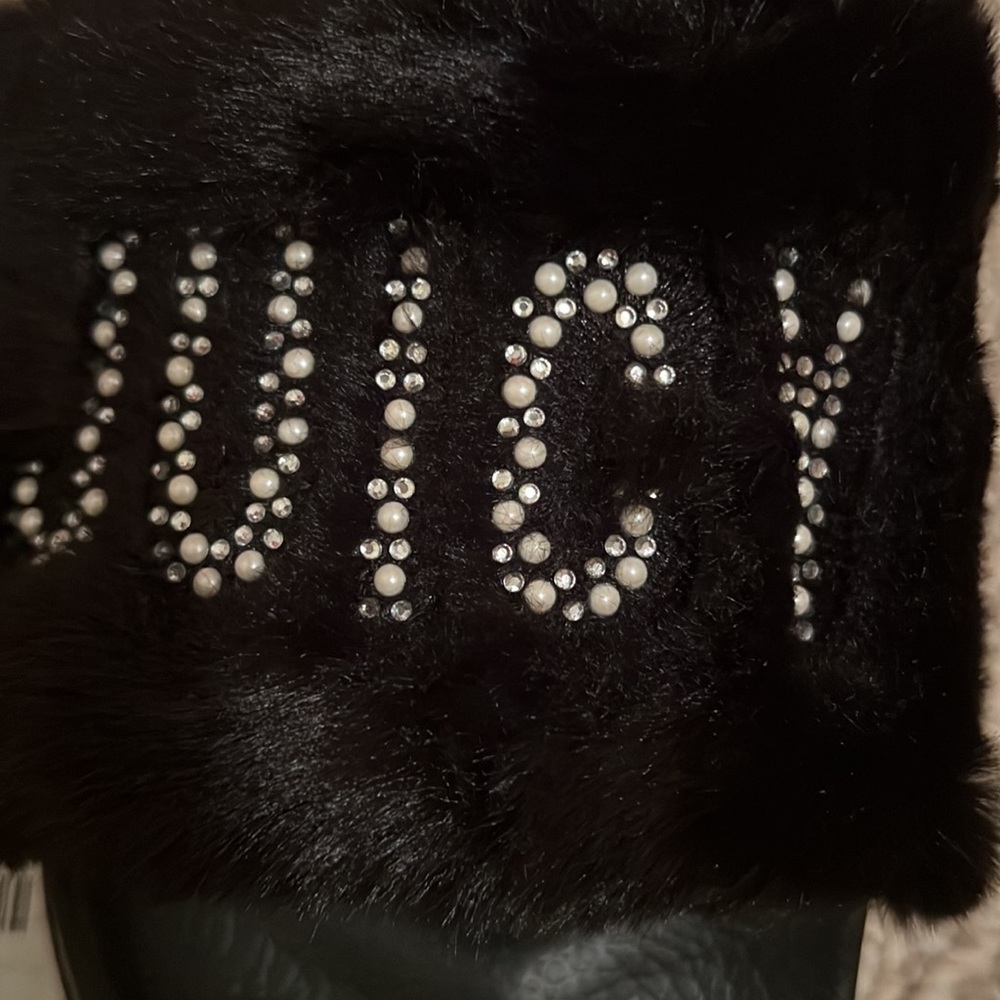 Juicy slippers size 7 - Picture 5 of 5